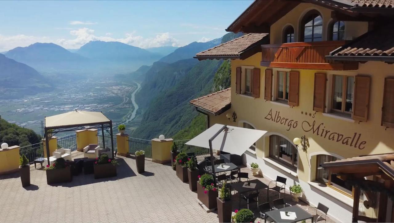 Albergo Miravalle 파이델라파가넬라 외부 사진