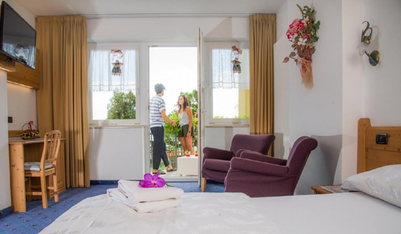 Albergo Miravalle 파이델라파가넬라 외부 사진